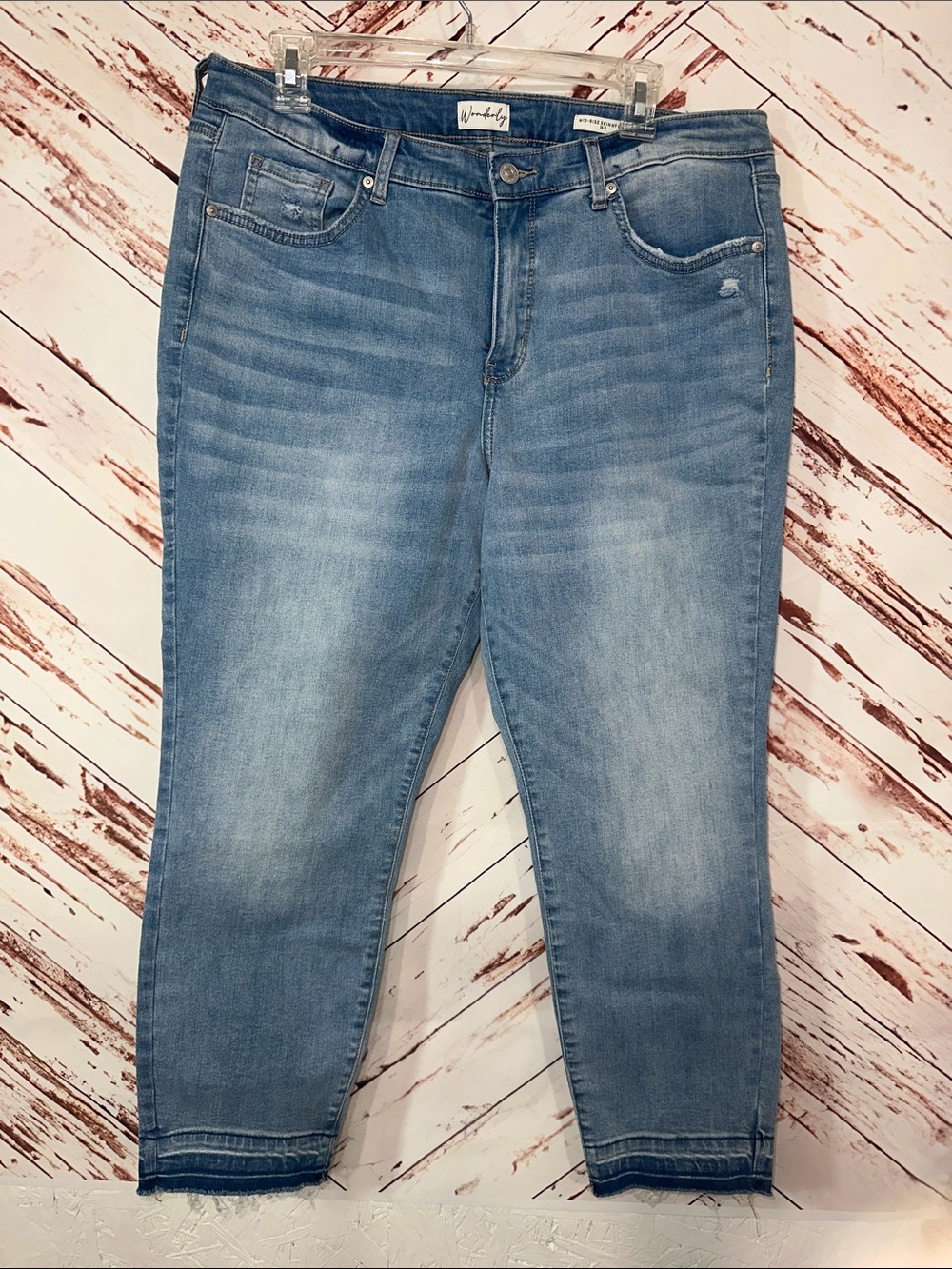 Wonderly mid rise skinny crop jeans